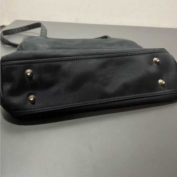 GUESS Vintage 90s Black Shoulder Bag - Picture 6 of 12